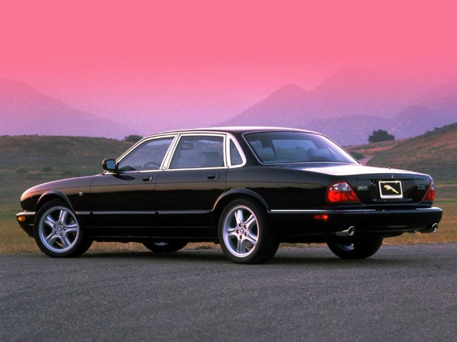  Jaguar XJR 1997 года  (US) (фото 5 из 5)